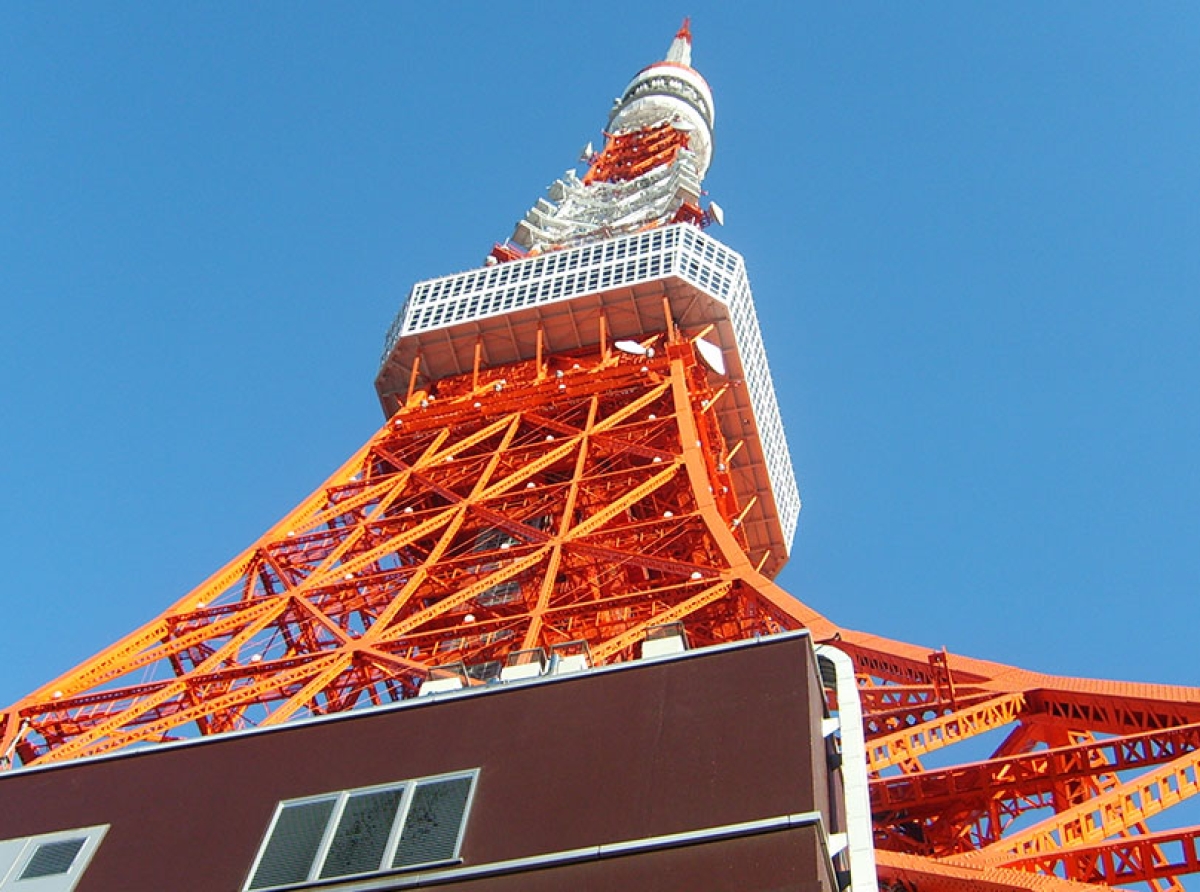 Tokyo Tower, the Fading Symbol of a Bygone Era