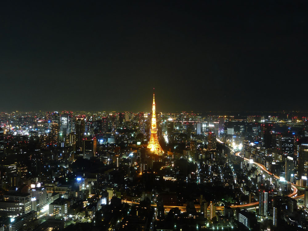 Tokyo Tower by night viewed from Roppongi Hills